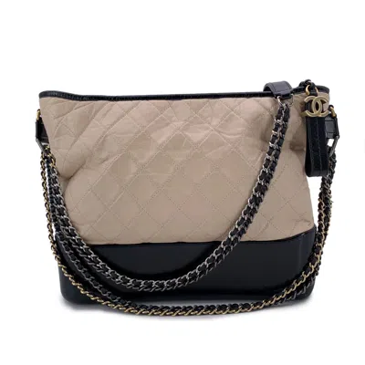 Pre-owned Chanel Leather Shoulder Bag Gabrielle In Sand