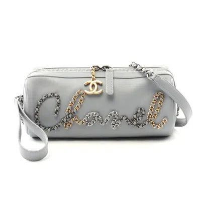 Pre-owned Chanel Leather Shoulder Bag In Gray