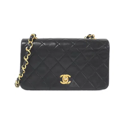 Pre-owned Chanel Leather Shoulder Bag () In Black