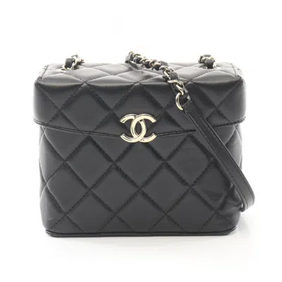 Pre-owned Chanel Leather Shoulder Bag () In Black