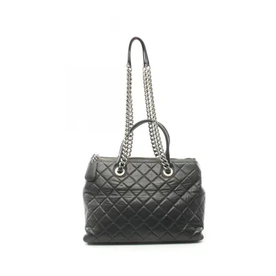 Pre-owned Chanel Leather Shoulder Bag () In Black