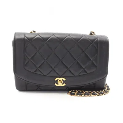Pre-owned Chanel Leather Shoulder Bag () In Black