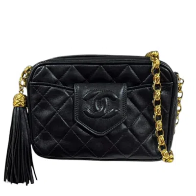 Pre-owned Chanel Leather Shoulder Bag () In Black
