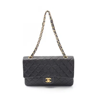 Pre-owned Chanel Leather Shoulder Bag () In Black