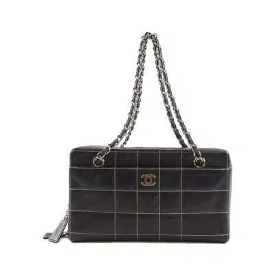 Pre-owned Chanel Leather Shoulder Bag () In Black