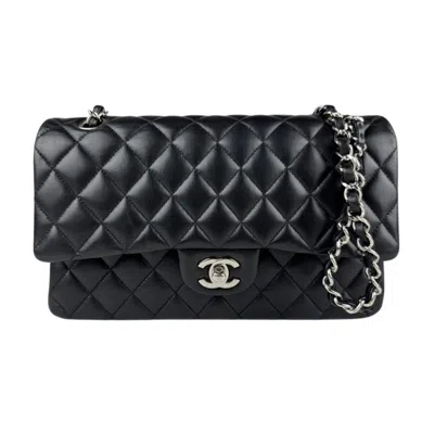 Pre-owned Chanel Leather Shoulder Bag () In Black