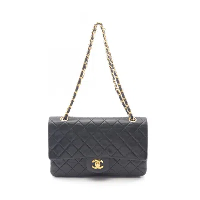 Pre-owned Chanel Leather Shoulder Bag () In Black