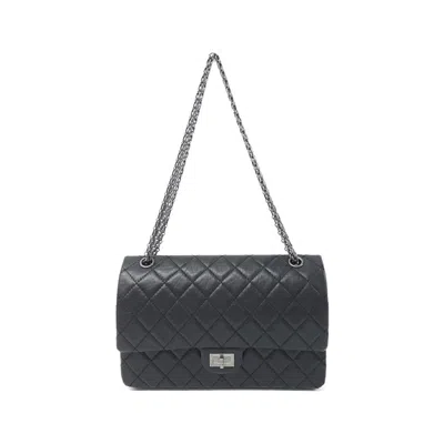 Pre-owned Chanel Leather Shoulder Bag () In Black