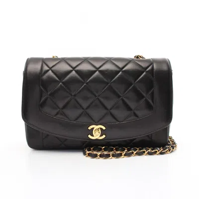 Pre-owned Chanel Leather Shoulder Bag () In Black