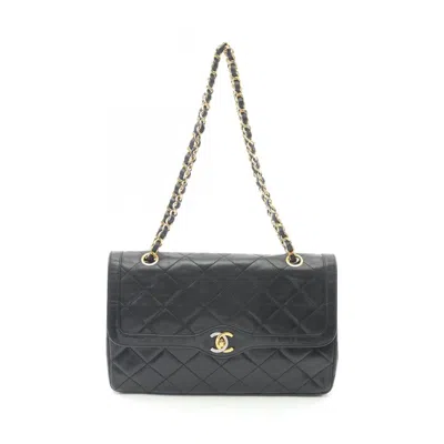 Pre-owned Chanel Leather Shoulder Bag () In Black