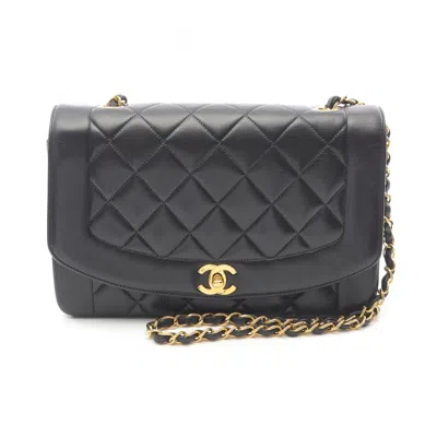 Pre-owned Chanel Leather Shoulder Bag () In Black