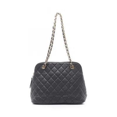 Pre-owned Chanel Leather Shoulder Bag () In Black