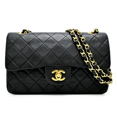 Pre-owned Chanel Leather Shoulder Bag () In Black
