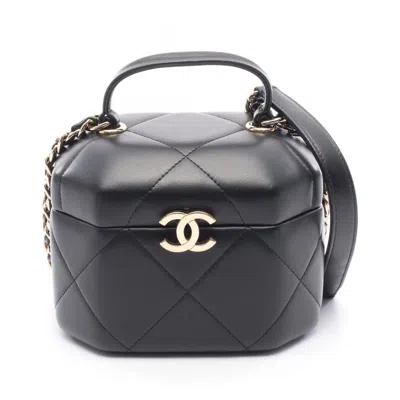 Pre-owned Chanel Leather Shoulder Bag () In Black