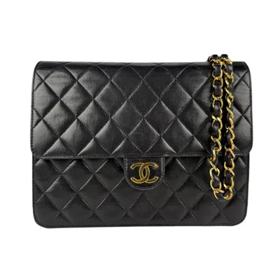 Pre-owned Chanel Leather Shoulder Bag () In Black