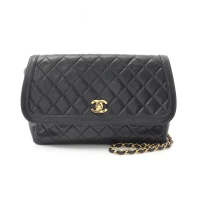 Pre-owned Chanel Leather Shoulder Bag () In Black