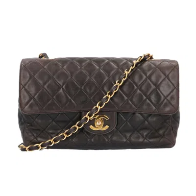 Pre-owned Chanel Leather Shoulder Bag () In Black