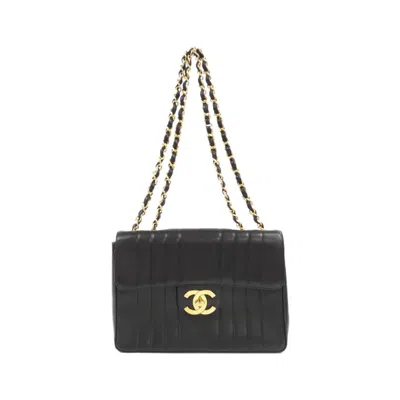 Pre-owned Chanel Leather Shoulder Bag () In Black