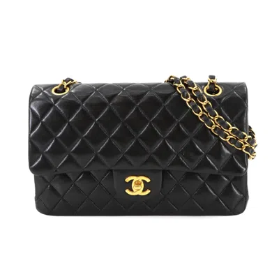 Pre-owned Chanel Leather Shoulder Bag () In Black