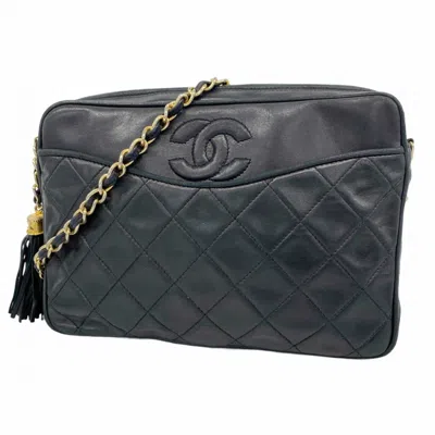 Pre-owned Chanel Leather Shoulder Bag () In Black