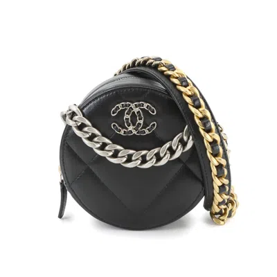 Pre-owned Chanel Leather Shoulder Bag () In Black