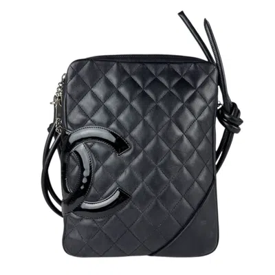 Pre-owned Chanel Leather Shoulder Bag () In Black