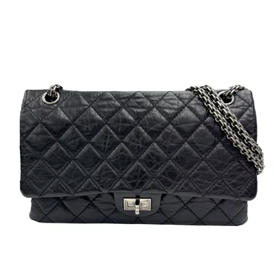 Pre-owned Chanel Leather Shoulder Bag () In Black