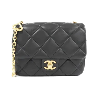 Pre-owned Chanel Leather Shoulder Bag () In Black