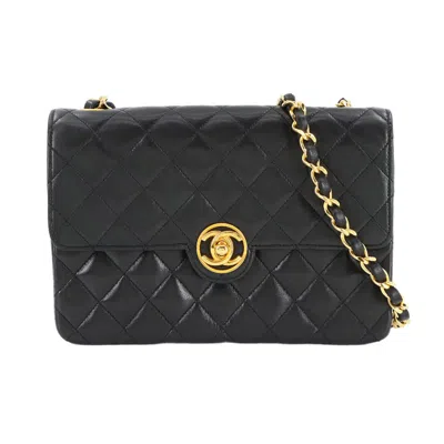 Pre-owned Chanel Leather Shoulder Bag () In Black