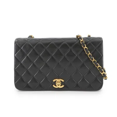 Pre-owned Chanel Leather Shoulder Bag () In Black