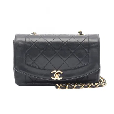 Pre-owned Chanel Leather Shoulder Bag () In Black