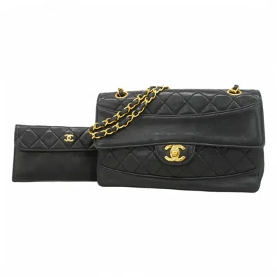 Pre-owned Chanel Leather Shoulder Bag () In Black