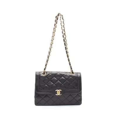 Pre-owned Chanel Leather Shoulder Bag () In Black