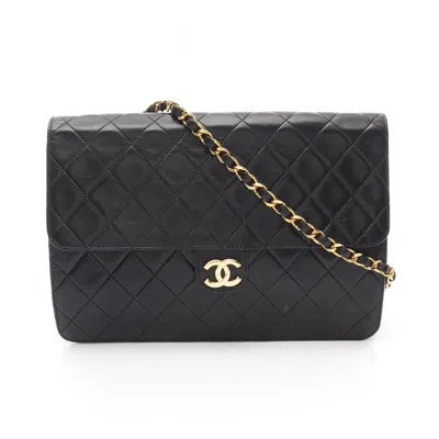 Pre-owned Chanel Leather Shoulder Bag () In Black