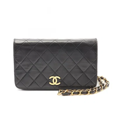 Pre-owned Chanel Leather Shoulder Bag () In Black