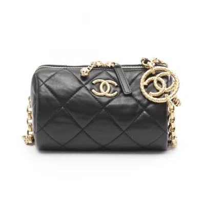 Pre-owned Chanel Leather Shoulder Bag () In Black
