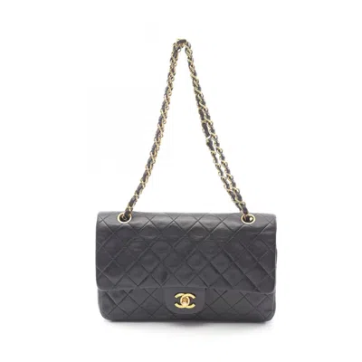 Pre-owned Chanel Leather Shoulder Bag () In Black