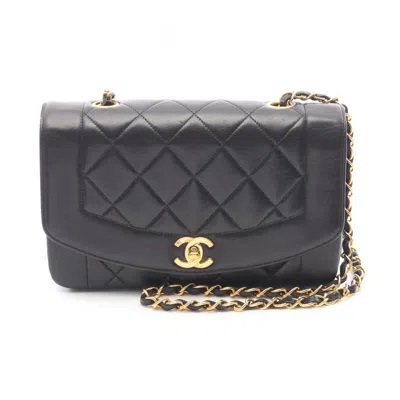 Pre-owned Chanel Leather Shoulder Bag () In Black