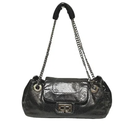 Pre-owned Chanel Leather Shoulder Bag () In Black