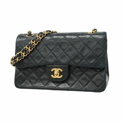 Pre-owned Chanel Leather Shoulder Bag () In Black