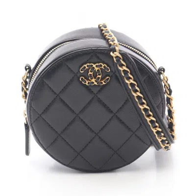 Pre-owned Chanel Leather Shoulder Bag () In Black
