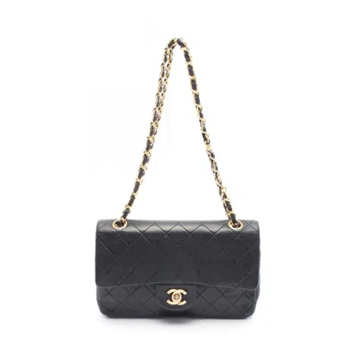 Pre-owned Chanel Leather Shoulder Bag () In Black