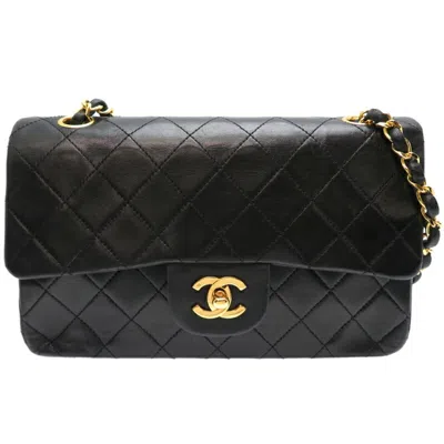 Pre-owned Chanel Leather Shoulder Bag () In Black
