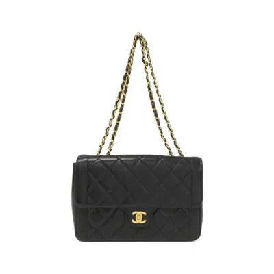 Pre-owned Chanel Leather Shoulder Bag () In Black