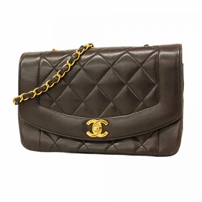 Pre-owned Chanel Leather Shoulder Bag () In Black