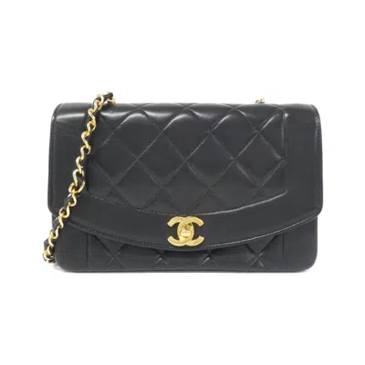 Pre-owned Chanel Leather Shoulder Bag () In Black