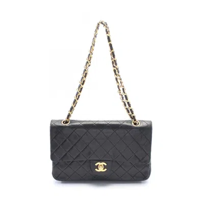 Pre-owned Chanel Leather Shoulder Bag () In Black
