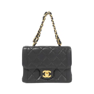 Pre-owned Chanel Leather Shoulder Bag () In Black