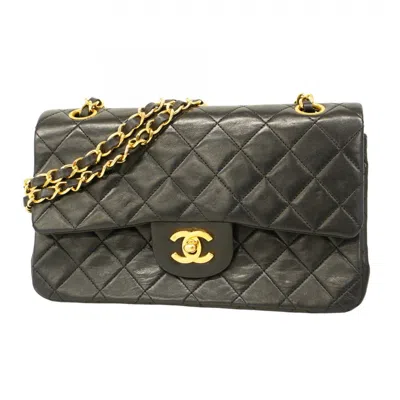 Pre-owned Chanel Leather Shoulder Bag () In Black