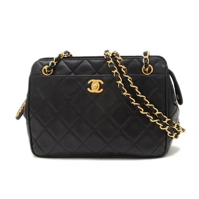 Pre-owned Chanel Leather Shoulder Bag () In Black